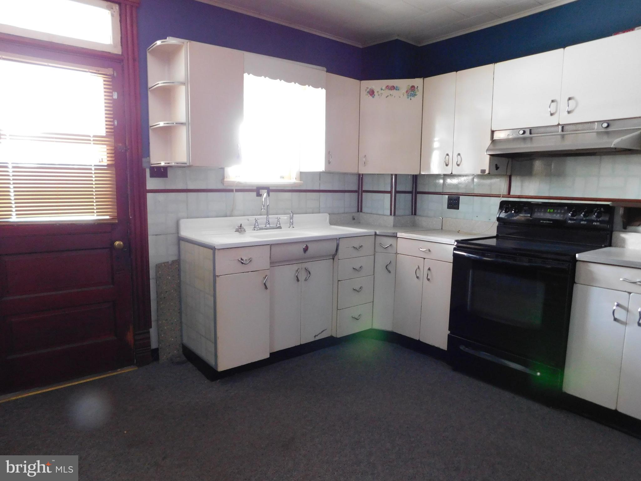 SUMMIT HILL - Residential