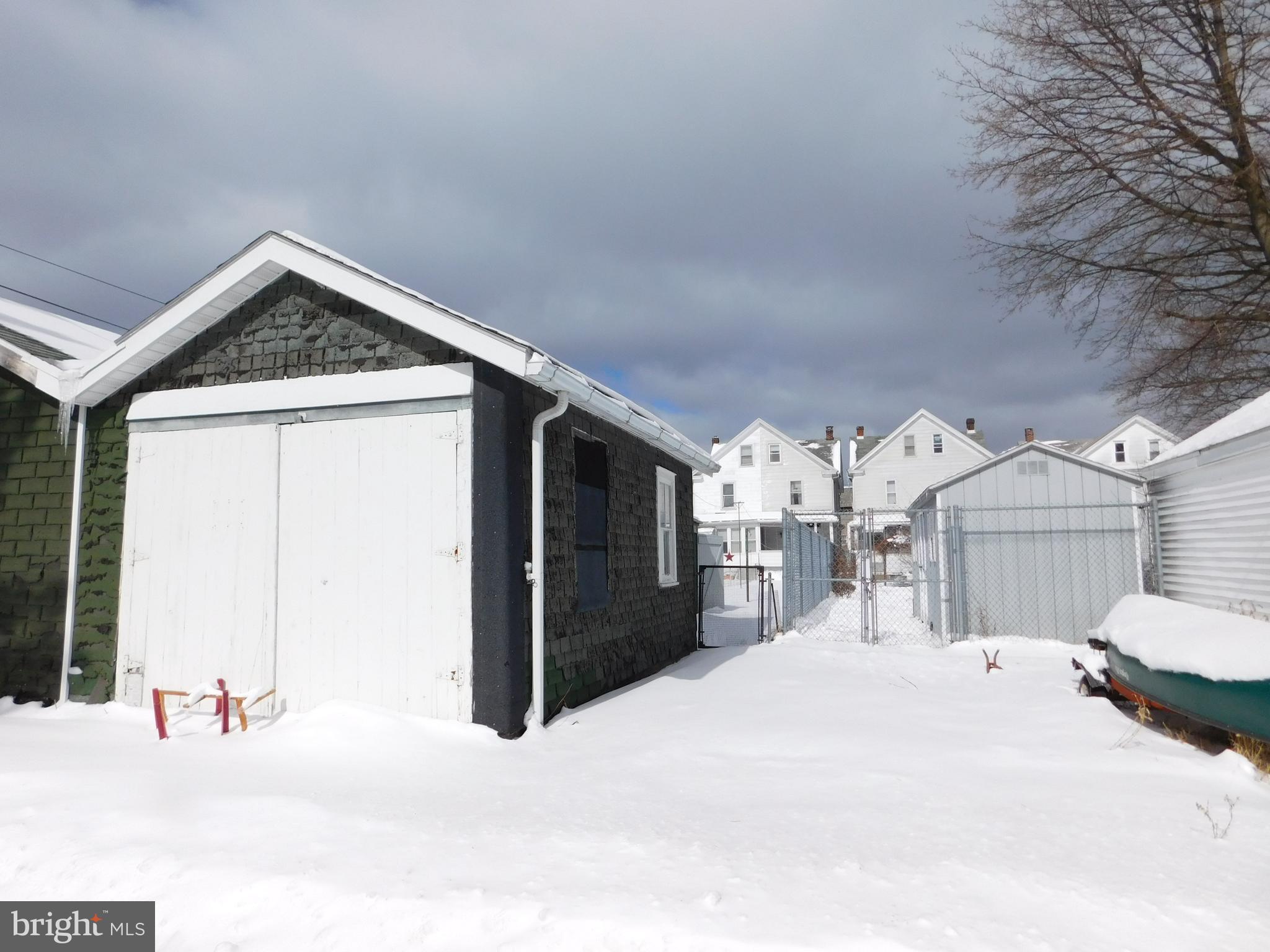 SUMMIT HILL - Residential