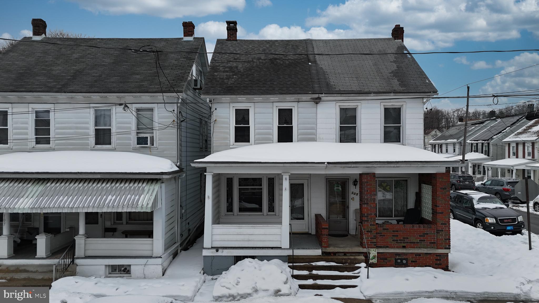 SUMMIT HILL - Residential