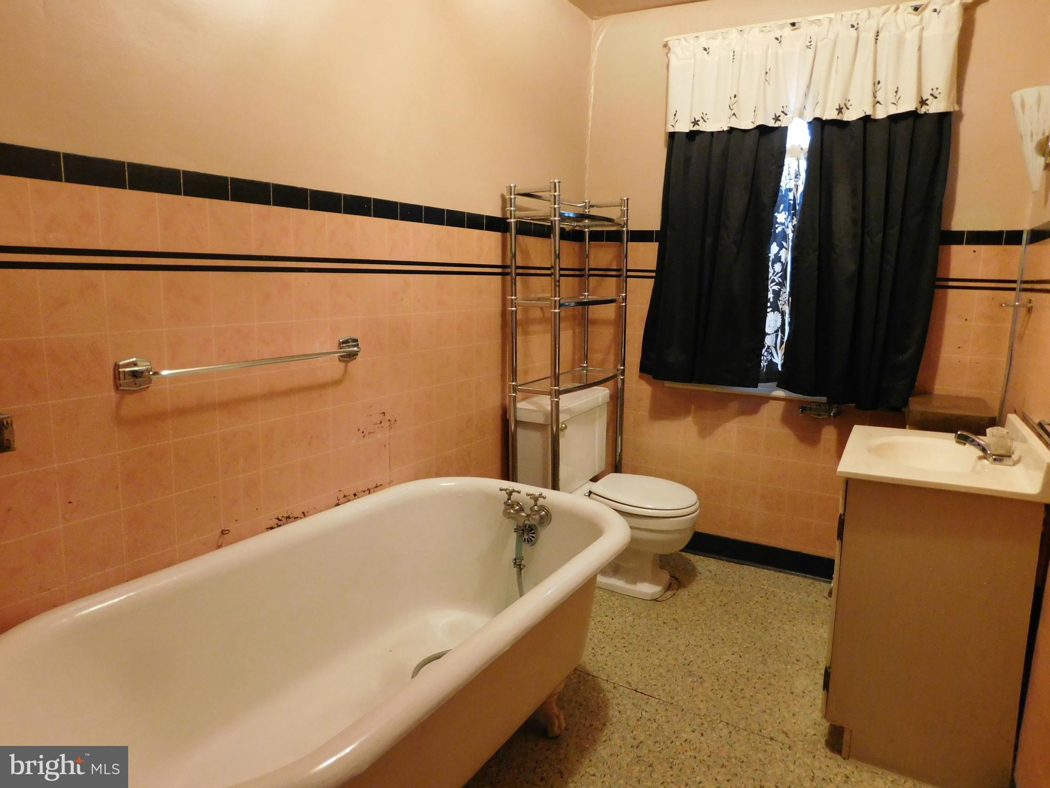 SUMMIT HILL - Residential