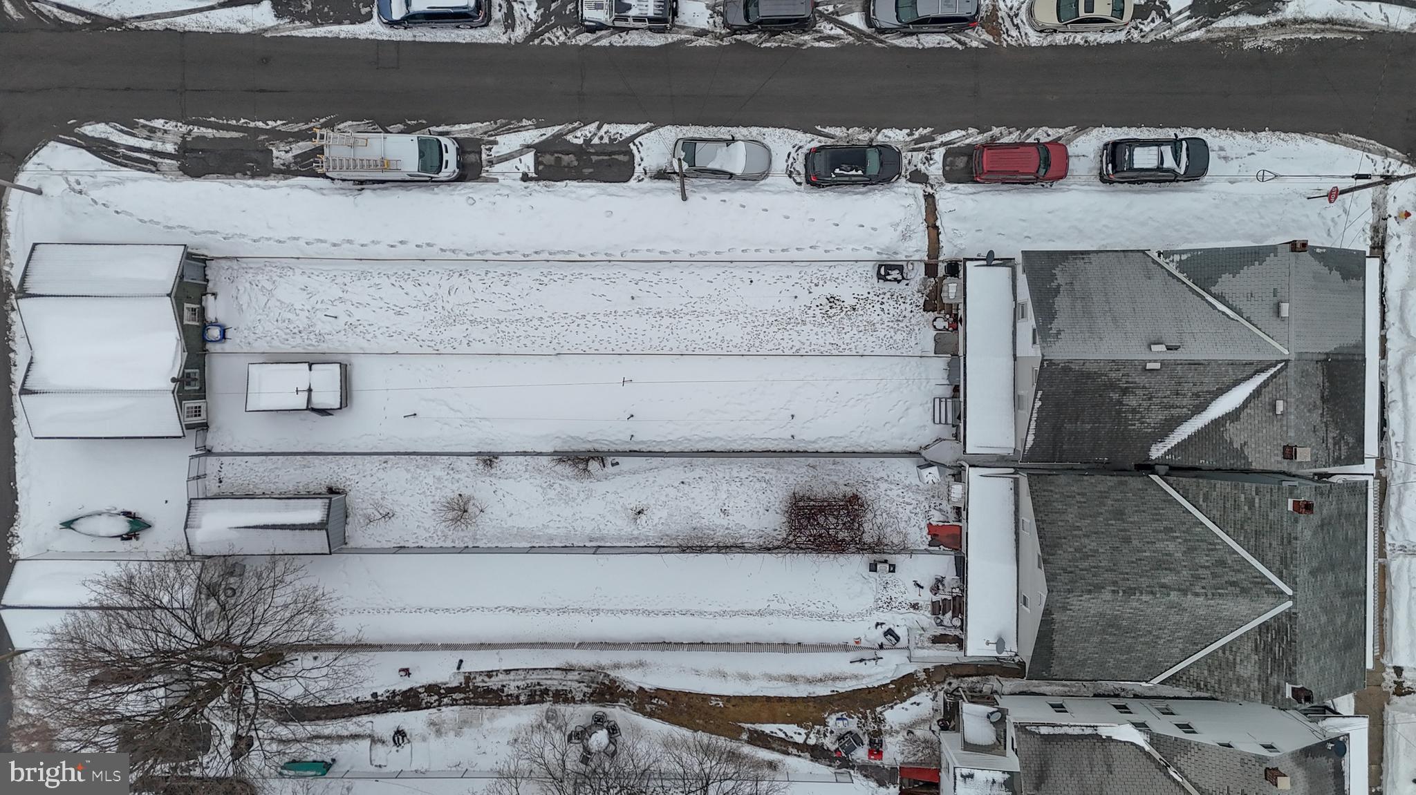 SUMMIT HILL - Residential