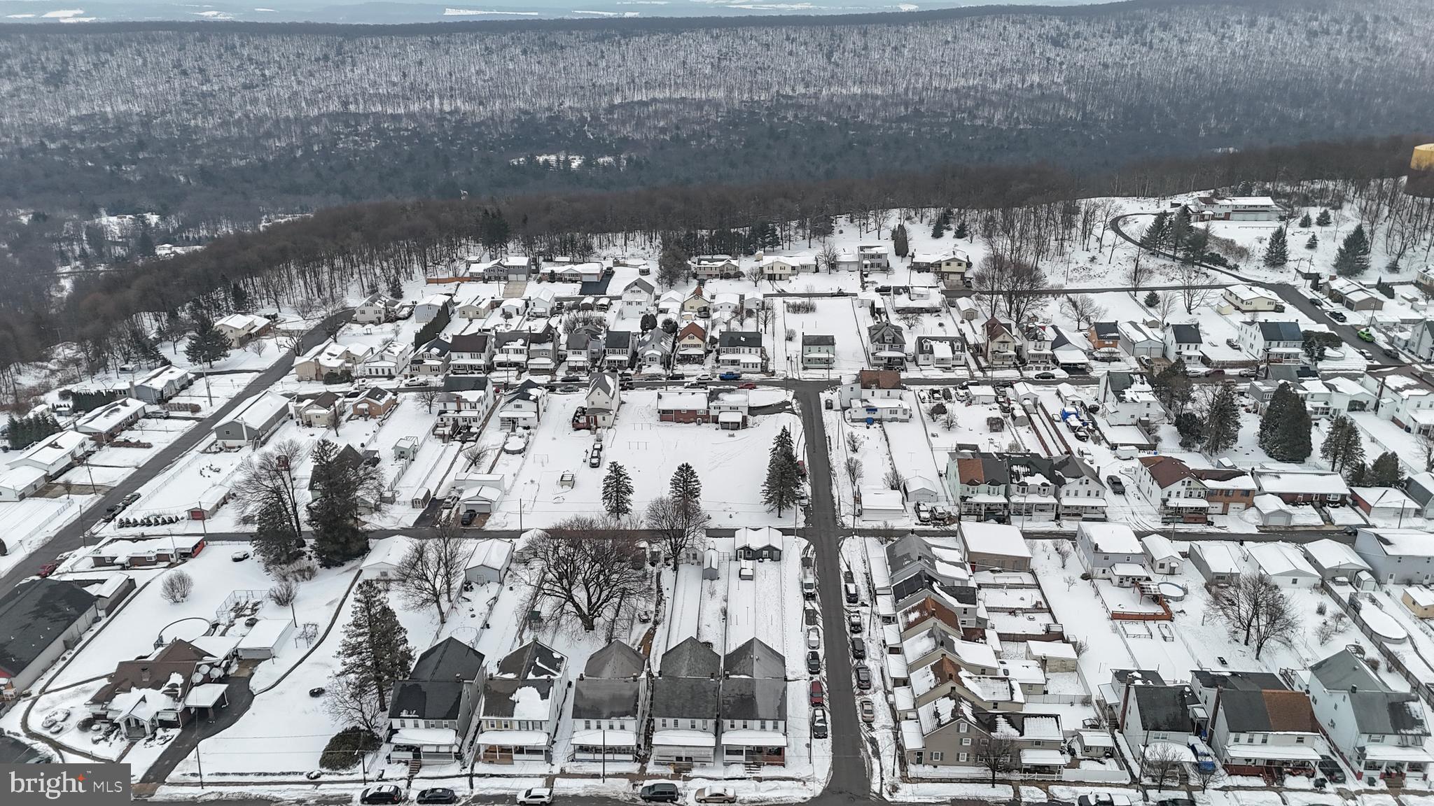 SUMMIT HILL - Residential