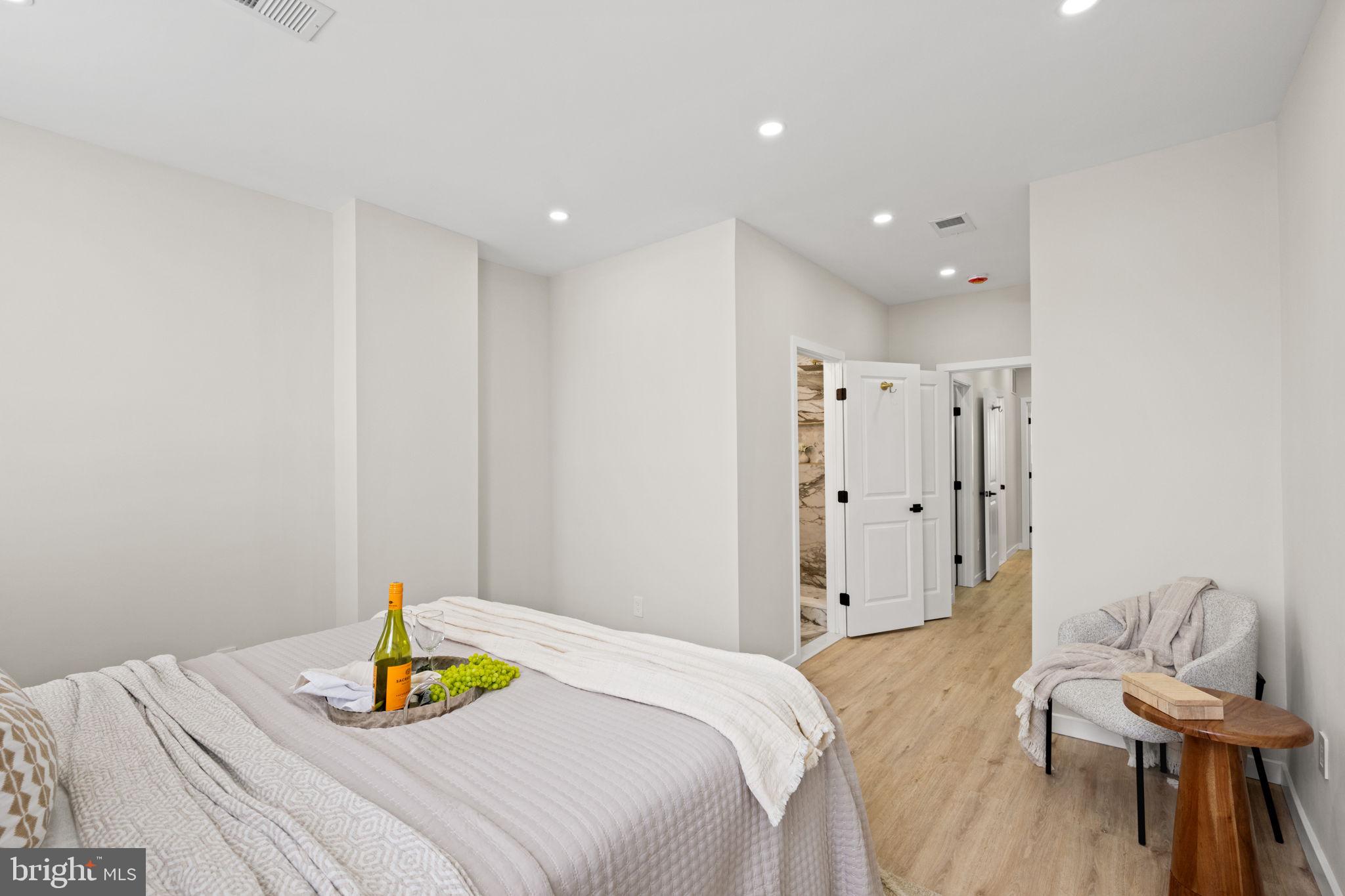 MIDDLE EAST - Residential