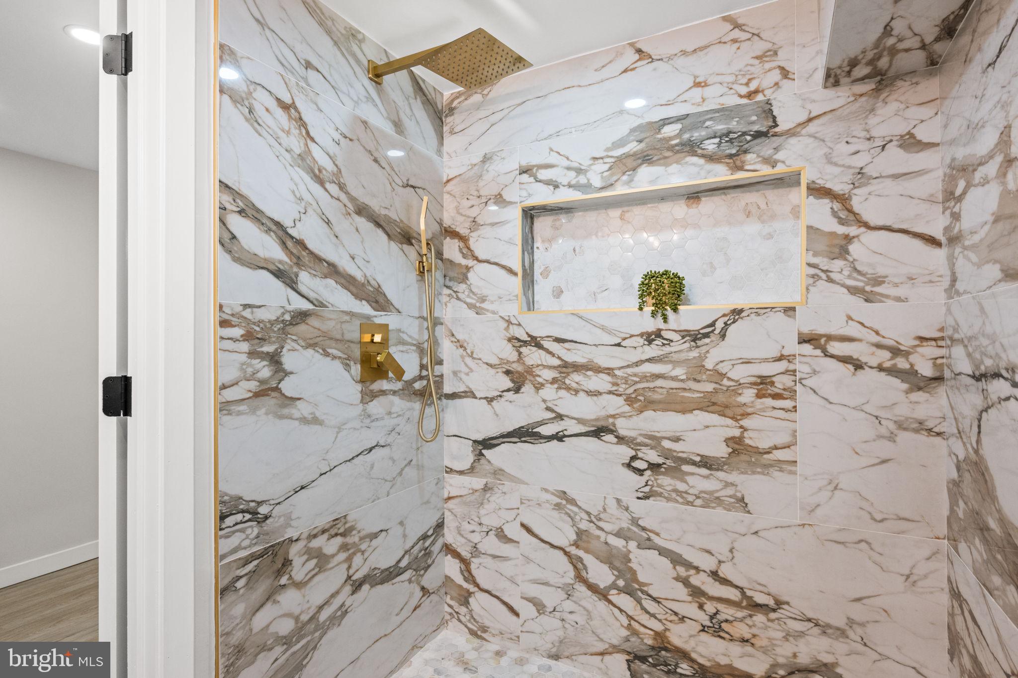 MIDDLE EAST - Residential