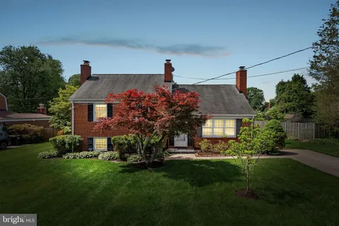 7607 Newcastle Drive, Annandale, VA MLS: VAFX2239310