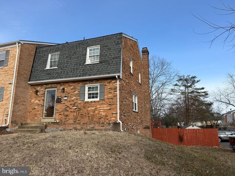 Photo of 10118 Brandon Way, MANASSAS, VA 20109 (MLS # VAPW2112626)