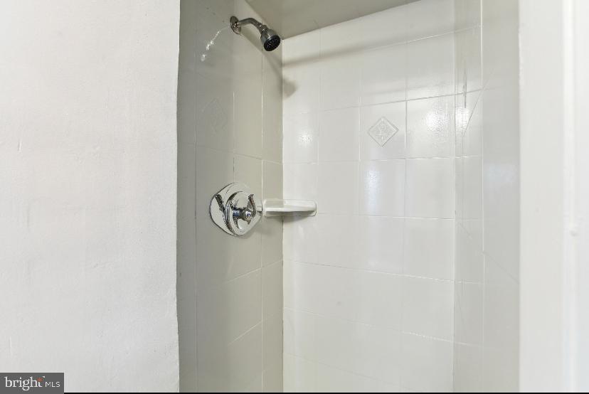 WASHINGTON VILLAGE - Residential