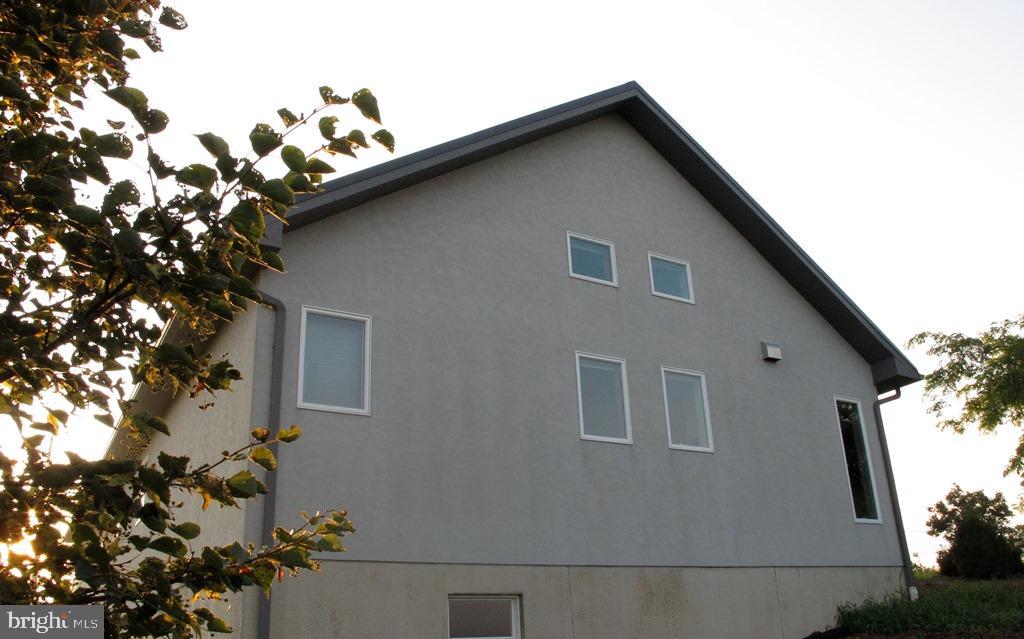 HOLTWOOD - Residential