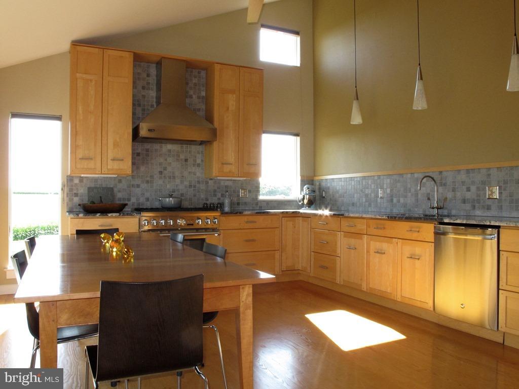 HOLTWOOD - Residential