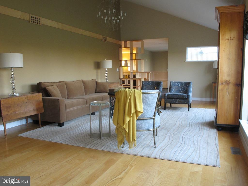 HOLTWOOD - Residential