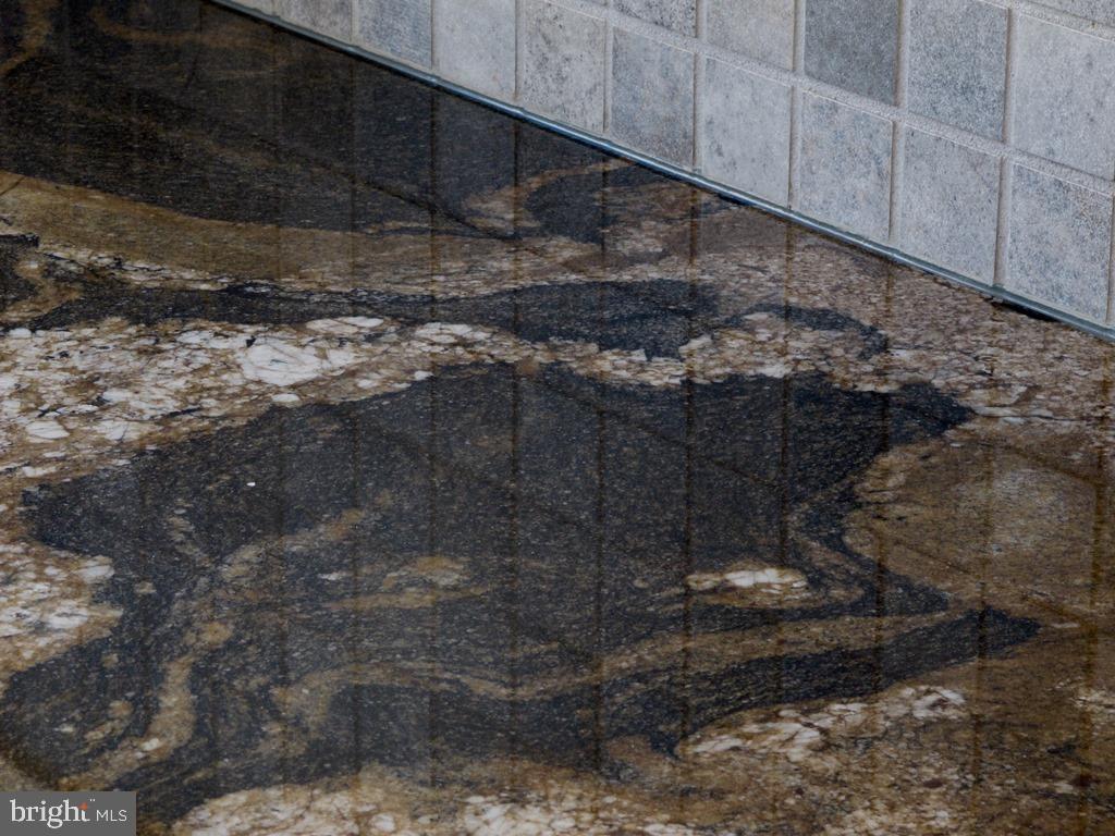 HOLTWOOD - Residential