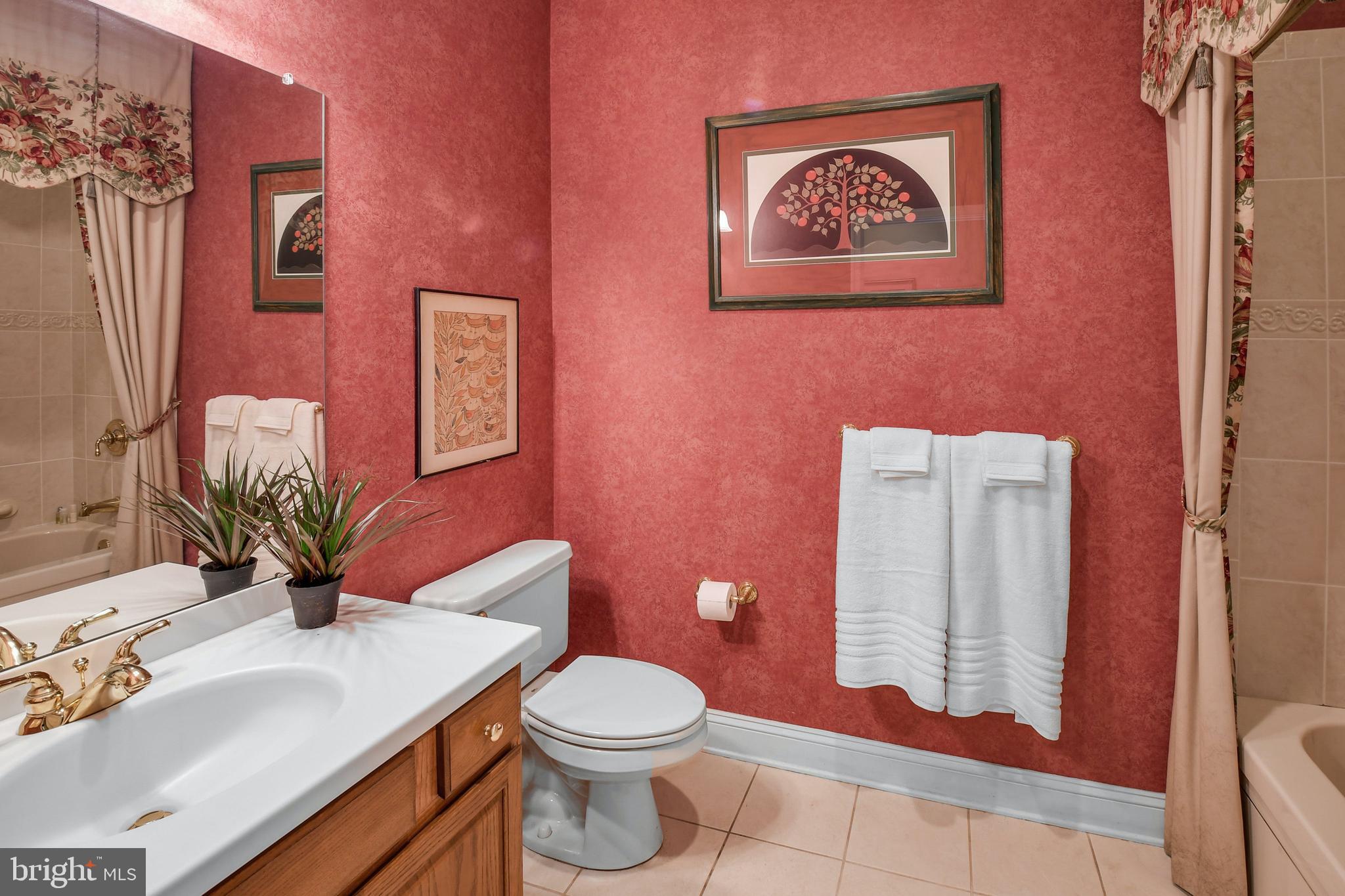 FOUR SEASONS AT SAUC - Residential