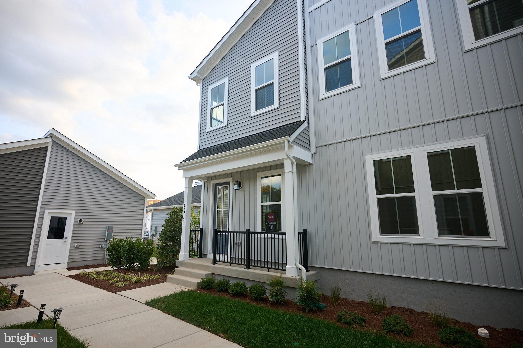 SOUTH 620 - Residential Lease