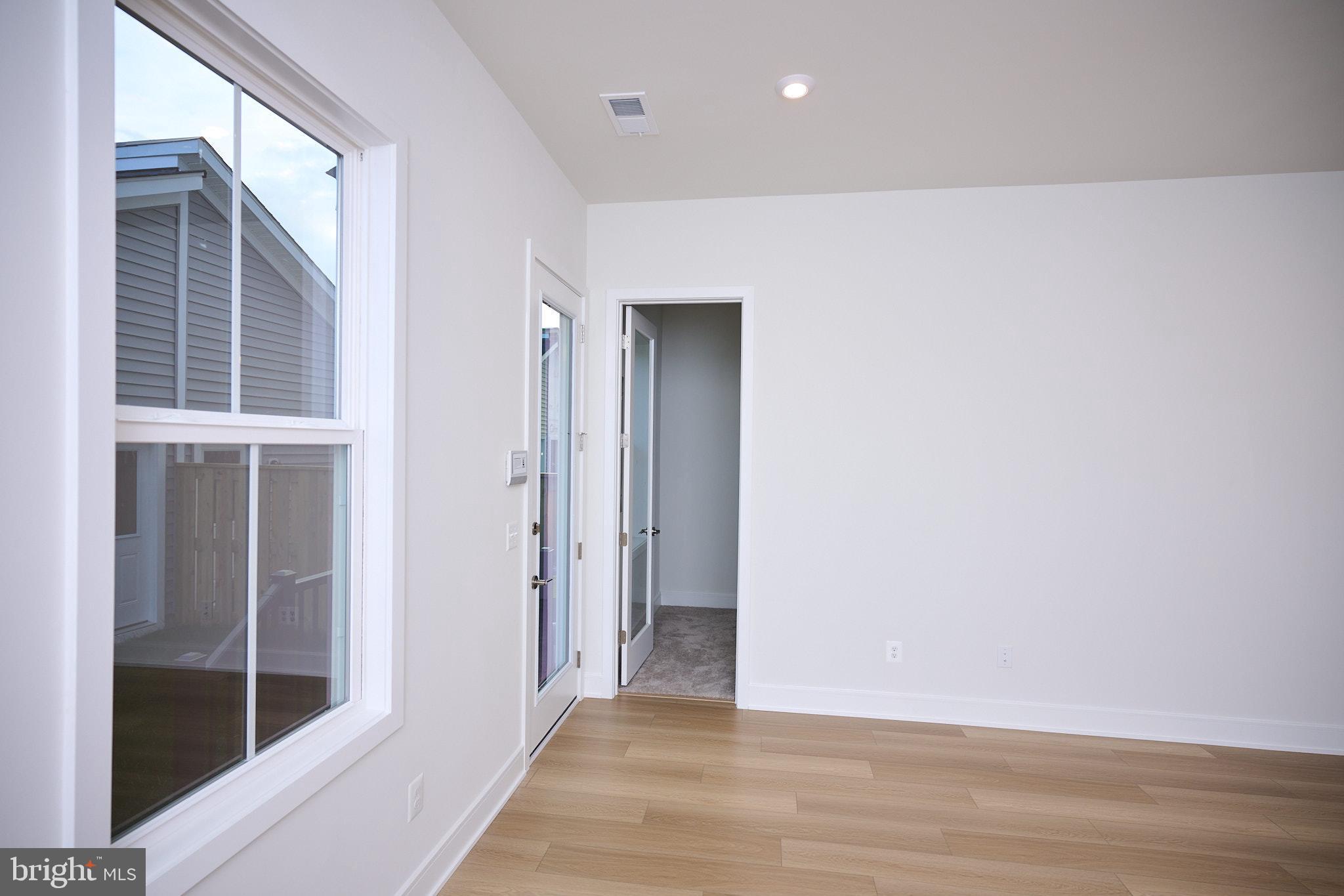 SOUTH 620 - Residential Lease