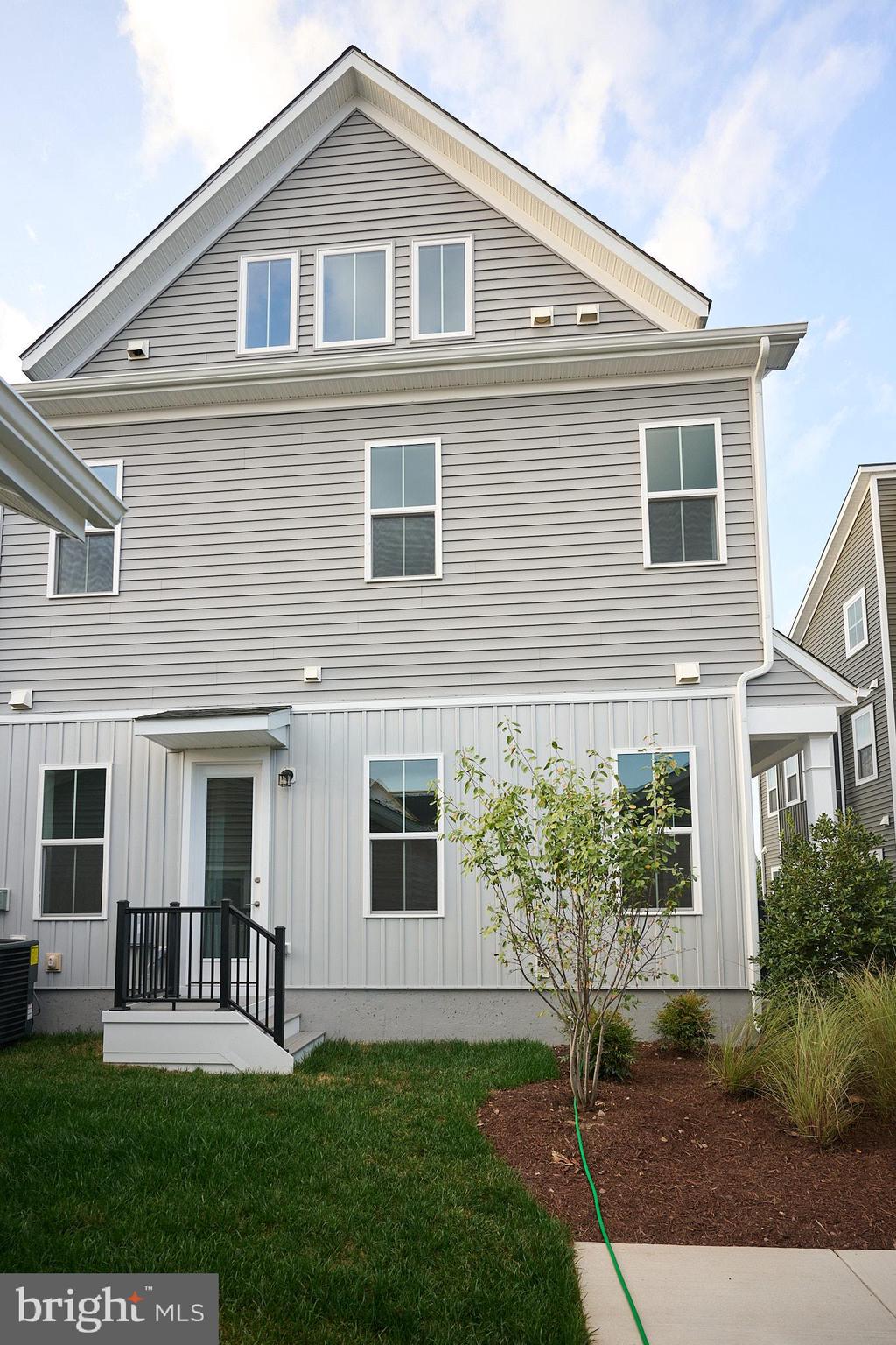 SOUTH 620 - Residential Lease