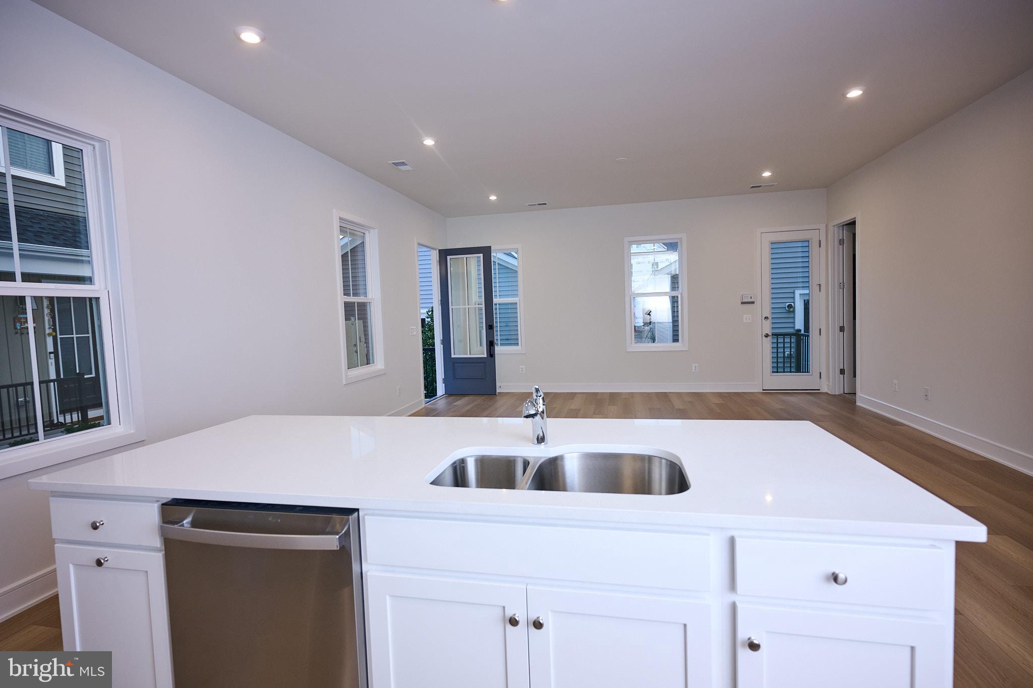 SOUTH 620 - Residential Lease