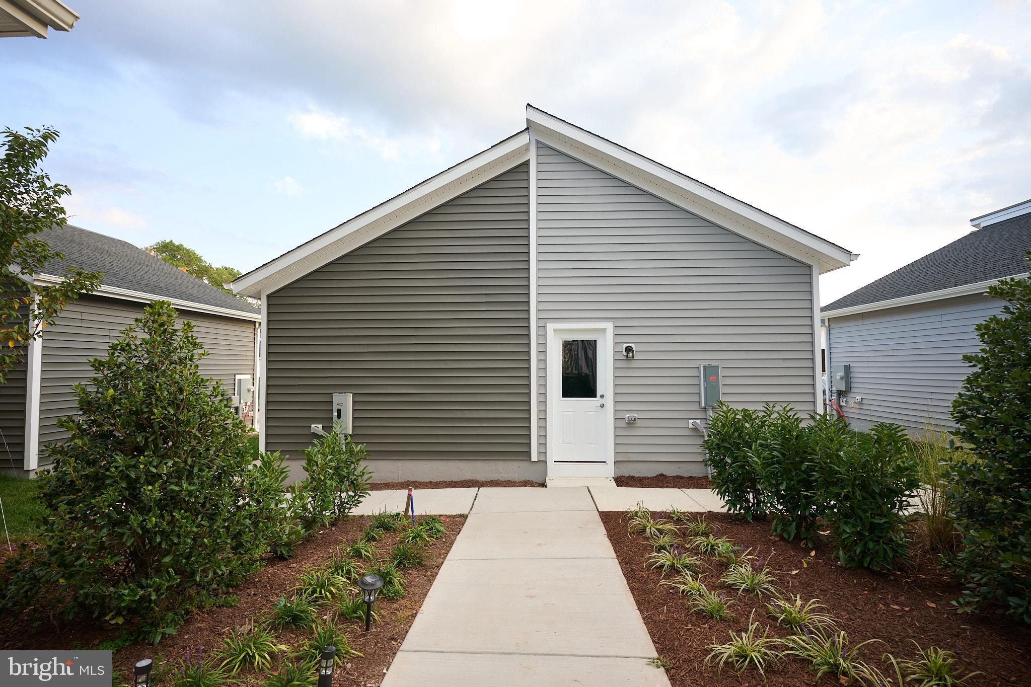 SOUTH 620 - Residential Lease