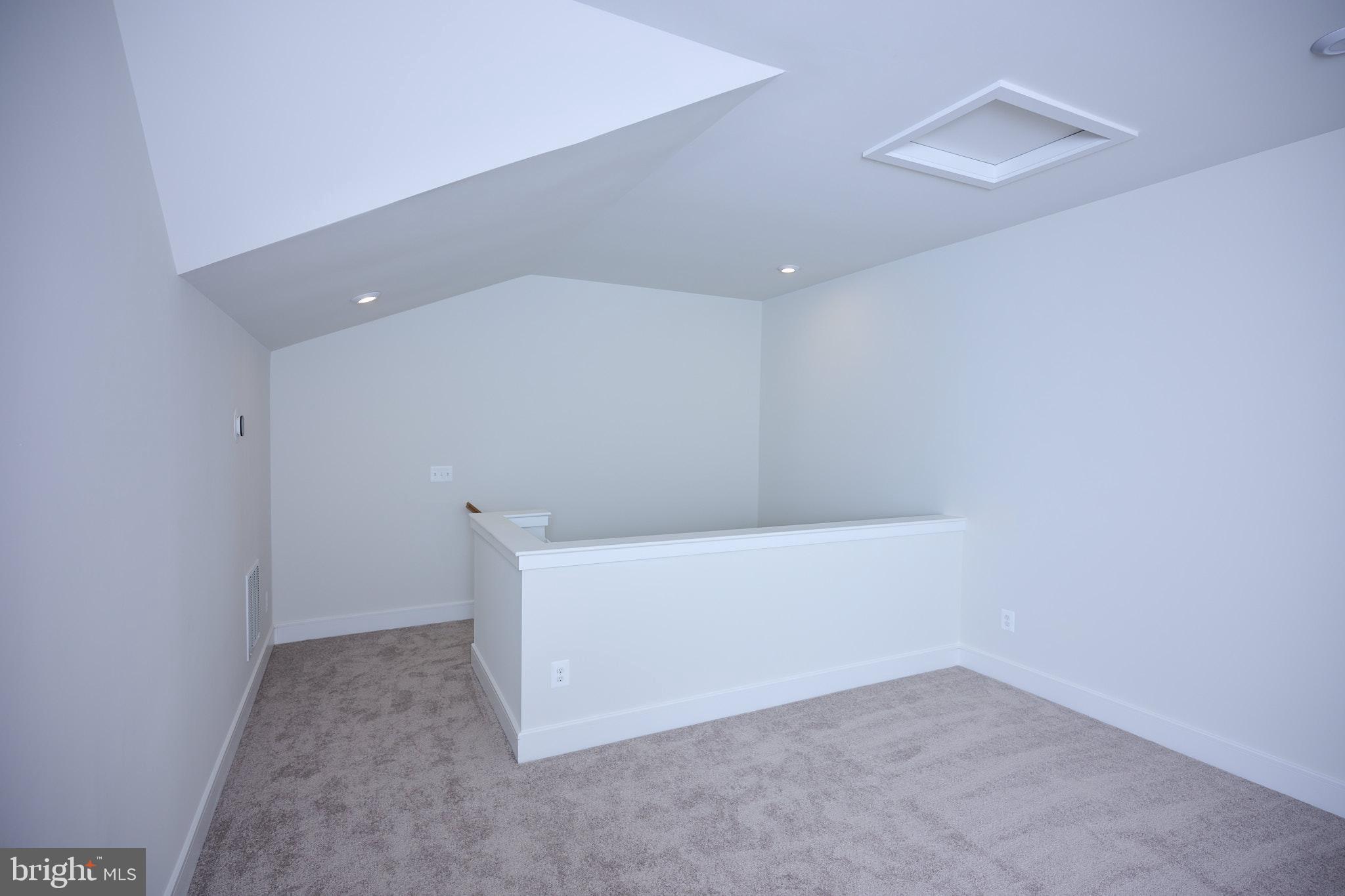 SOUTH 620 - Residential Lease