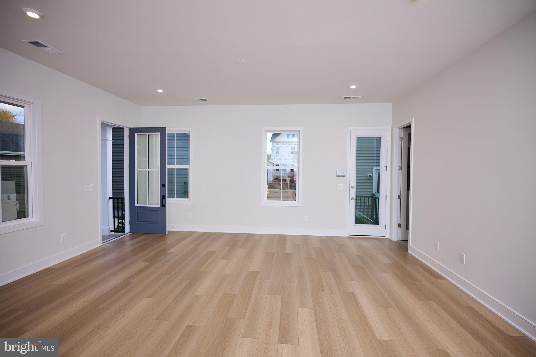 SOUTH 620 - Residential Lease