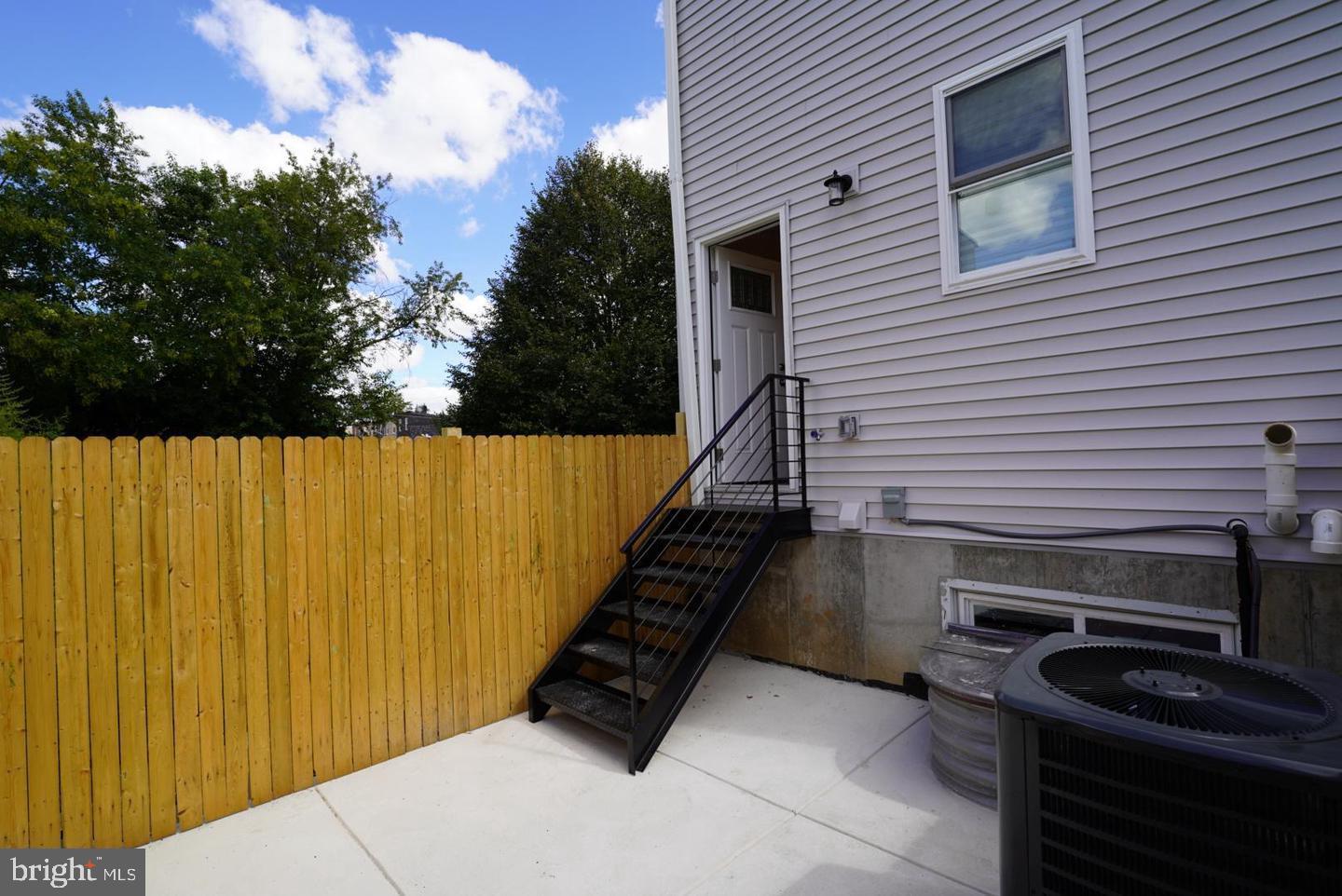 NORRIS SQUARE - Residential Lease