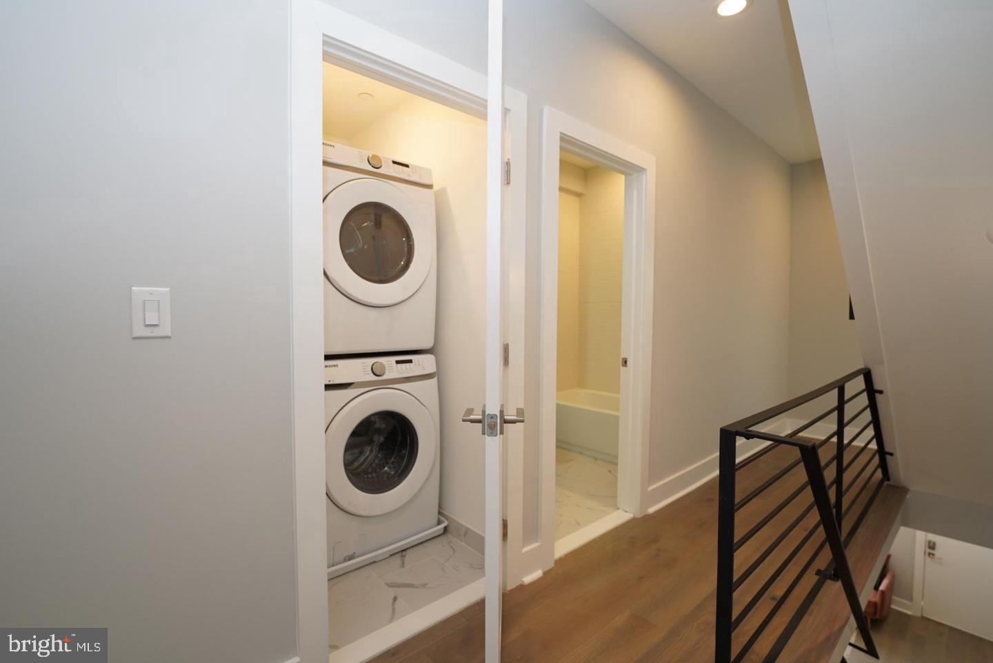 NORRIS SQUARE - Residential Lease