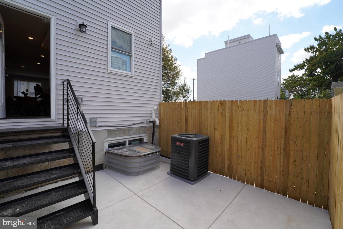 NORRIS SQUARE - Residential Lease