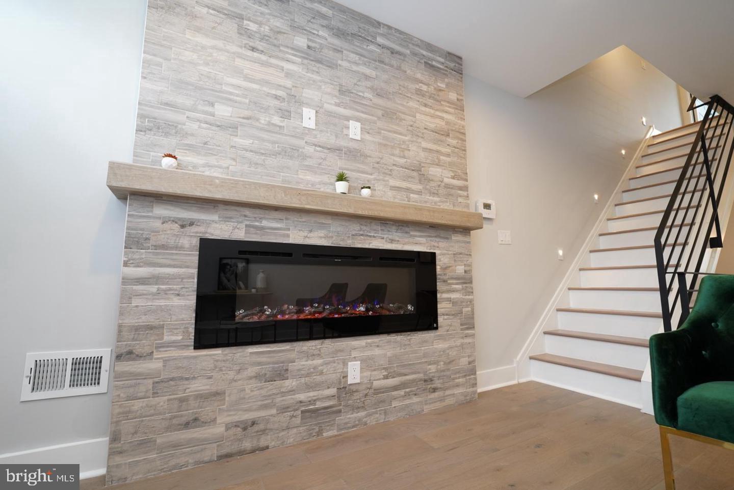 NORRIS SQUARE - Residential Lease