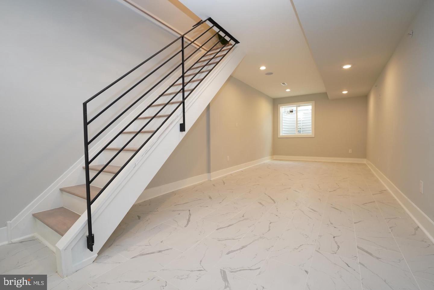 NORRIS SQUARE - Residential Lease