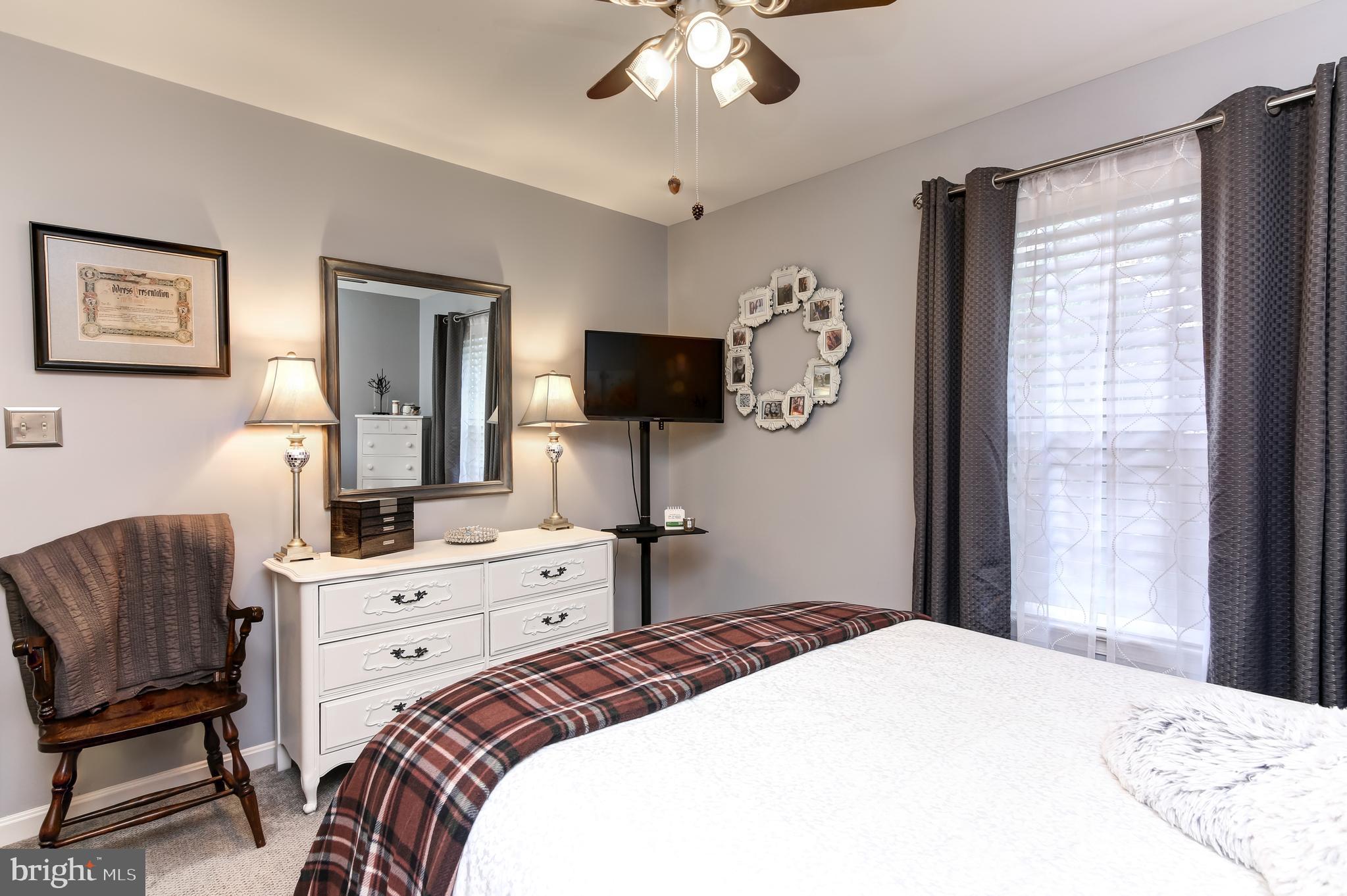 HILLSIDE MANOR - Residential