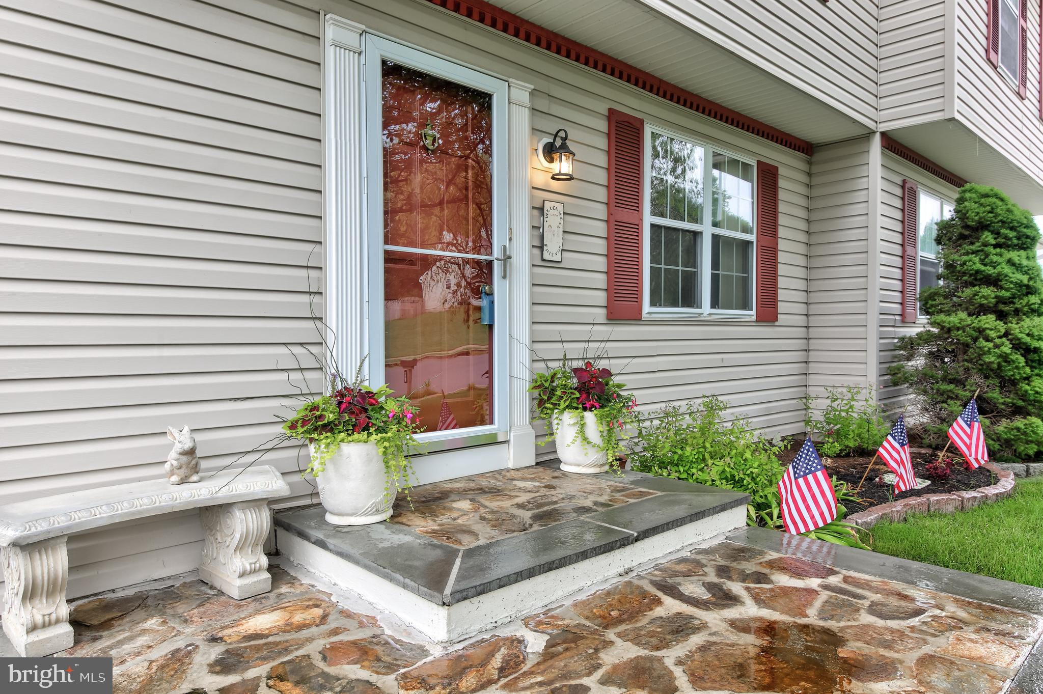 HILLSIDE MANOR - Residential