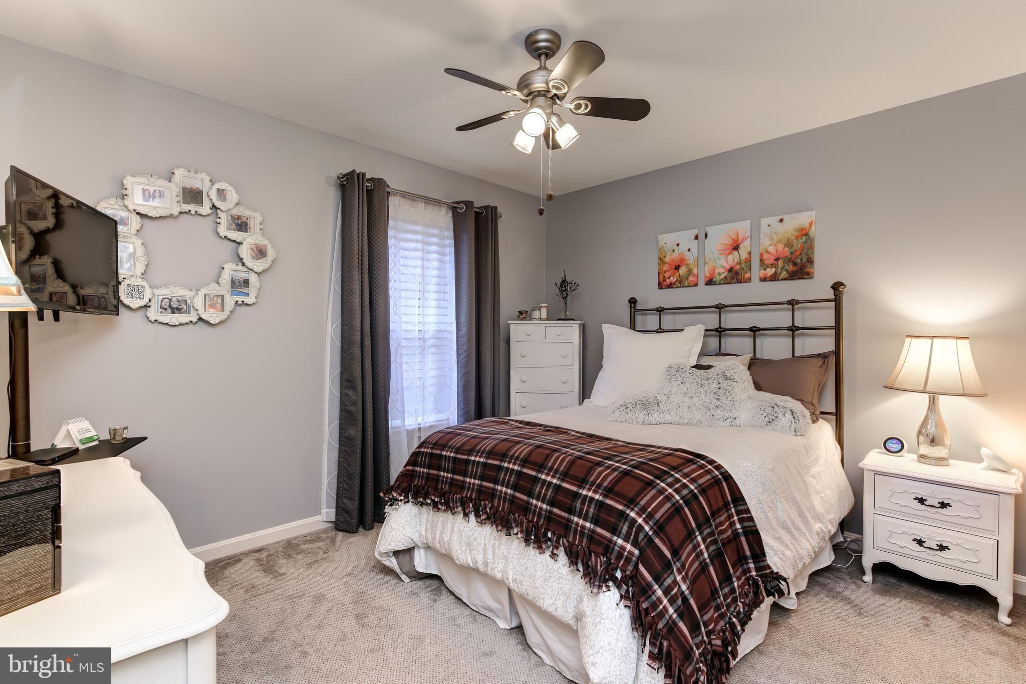 HILLSIDE MANOR - Residential