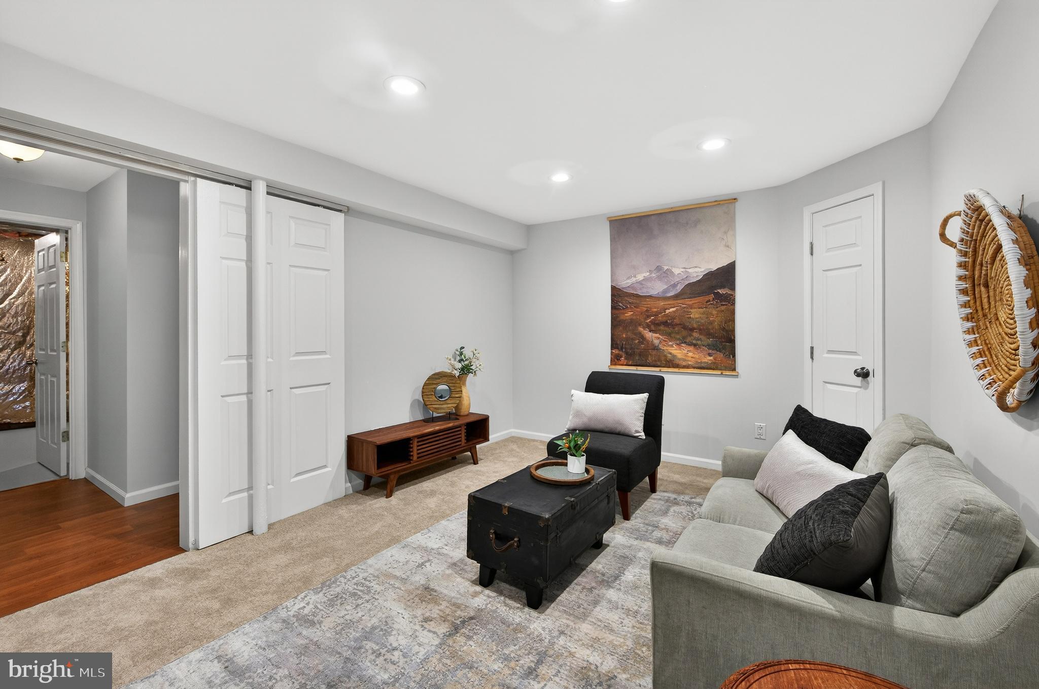 NEWINGTON FOREST - Residential