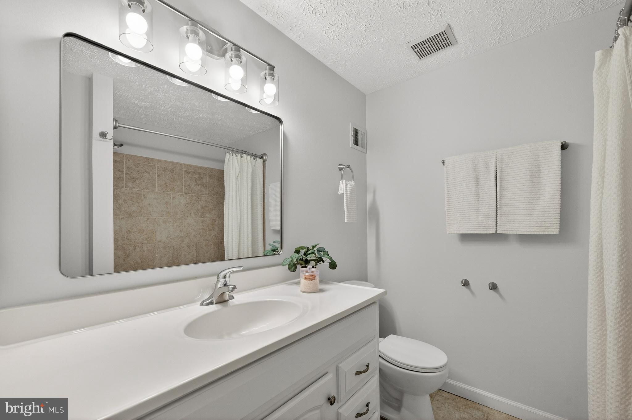 NEWINGTON FOREST - Residential