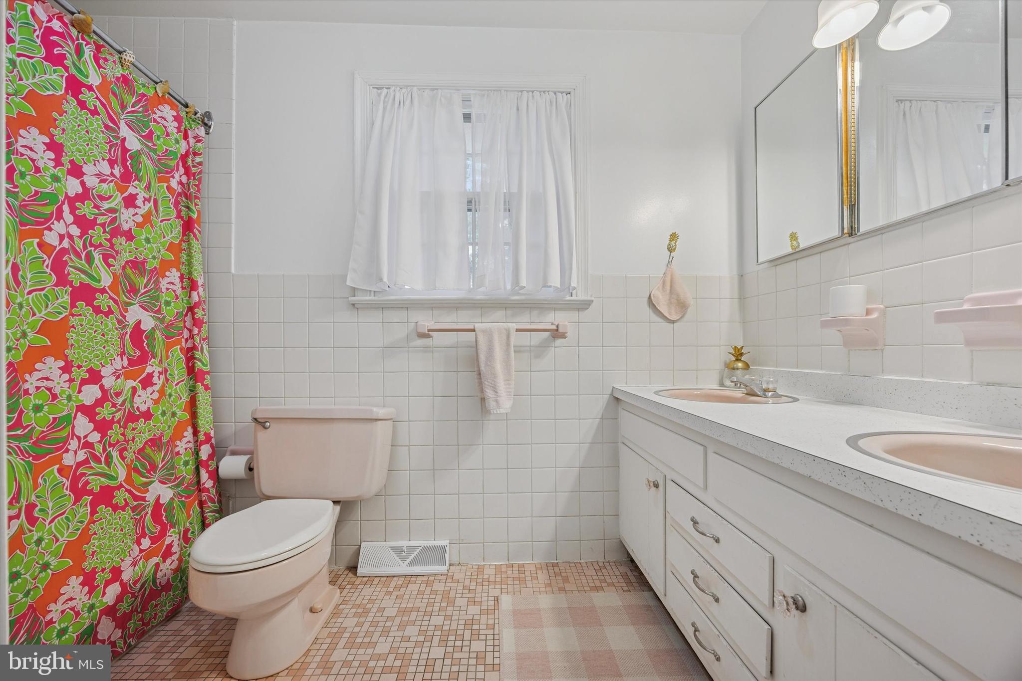 LAFAYETTE HILL - Residential