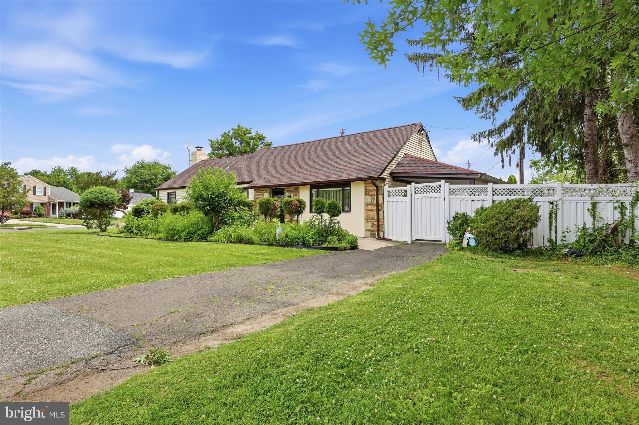 897 PINE HILL ROAD 00