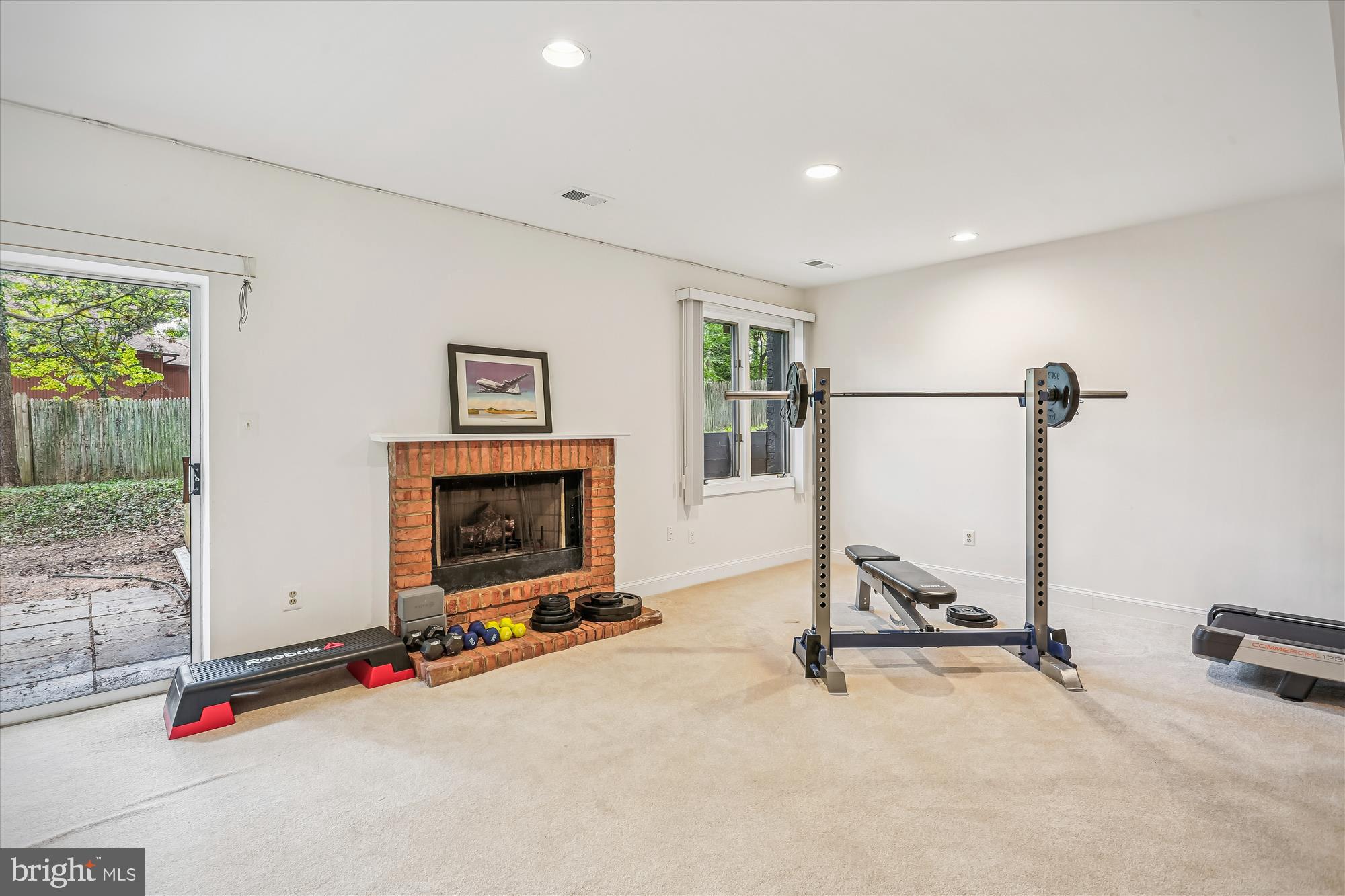 MARY KNOLLS - Residential