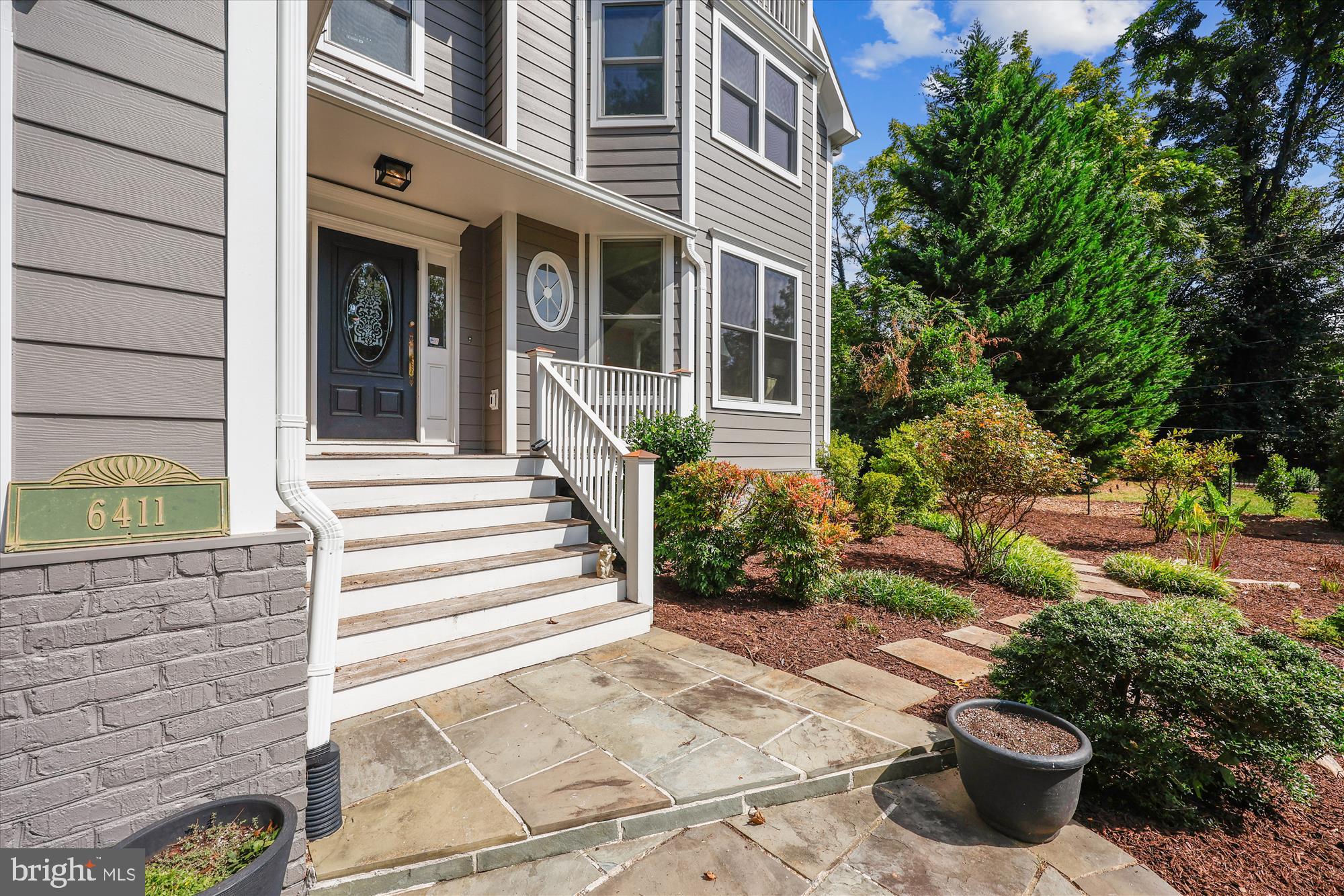 MARY KNOLLS - Residential