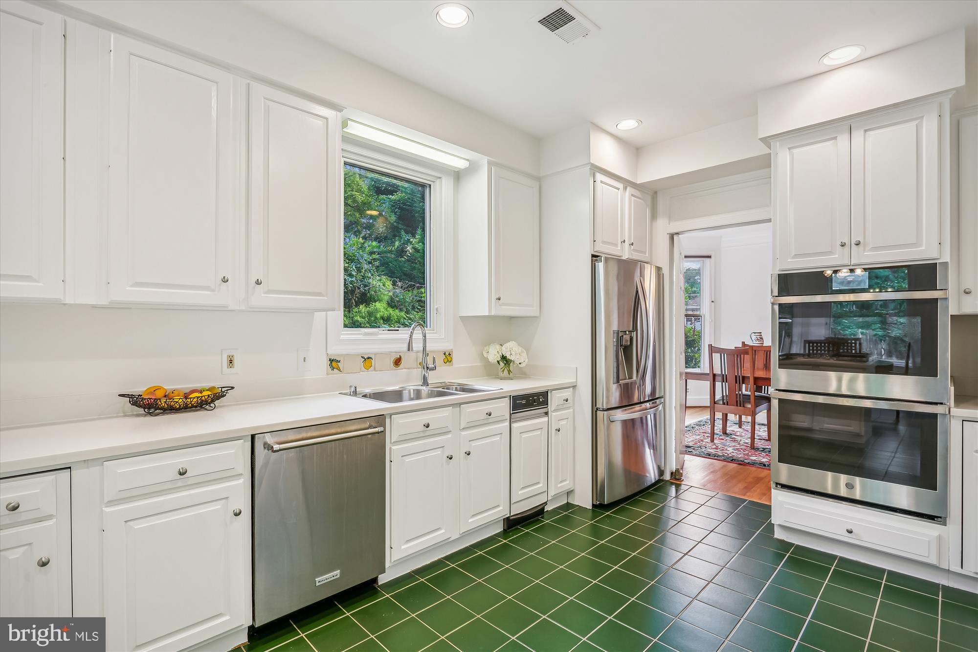 MARY KNOLLS - Residential