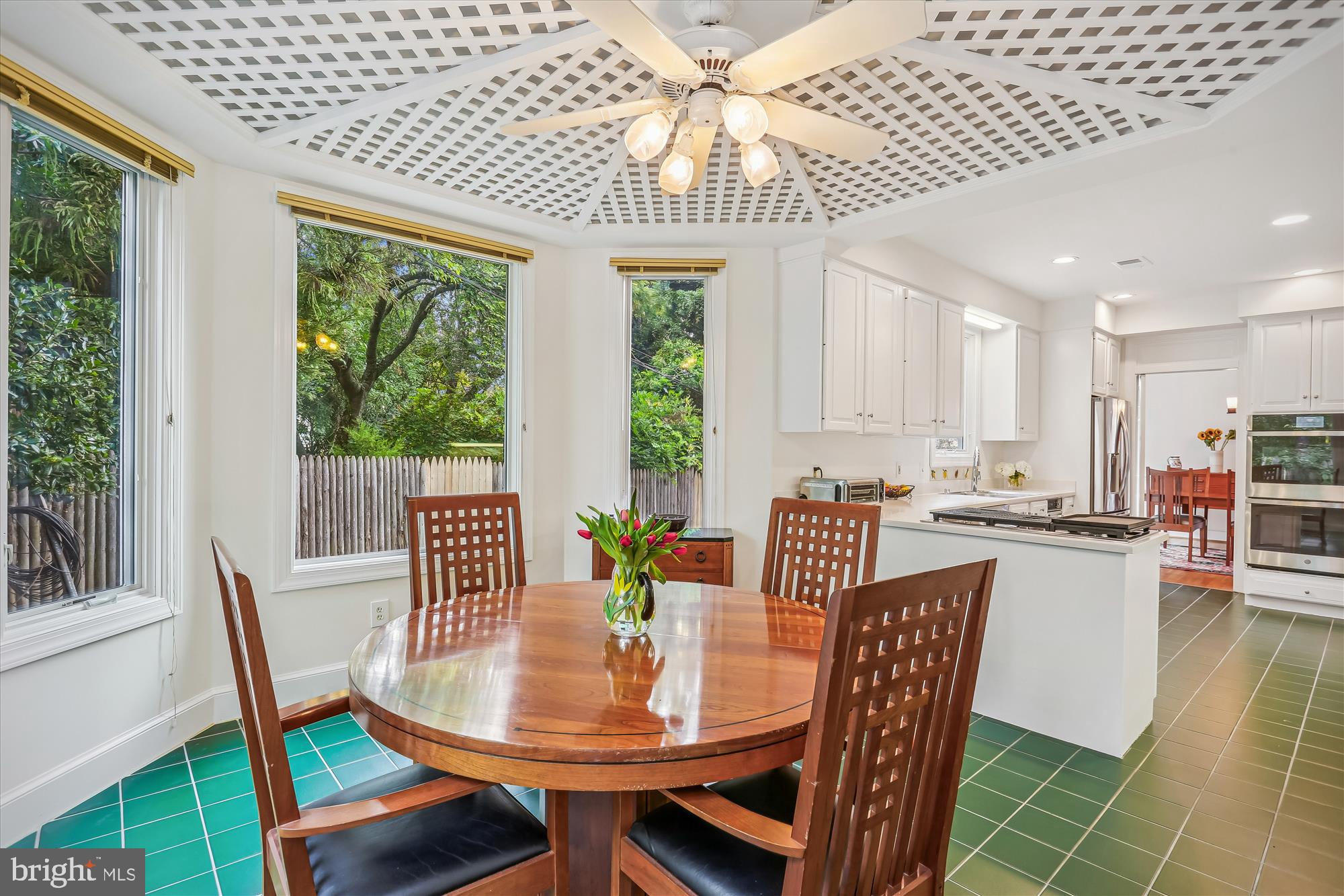 MARY KNOLLS - Residential