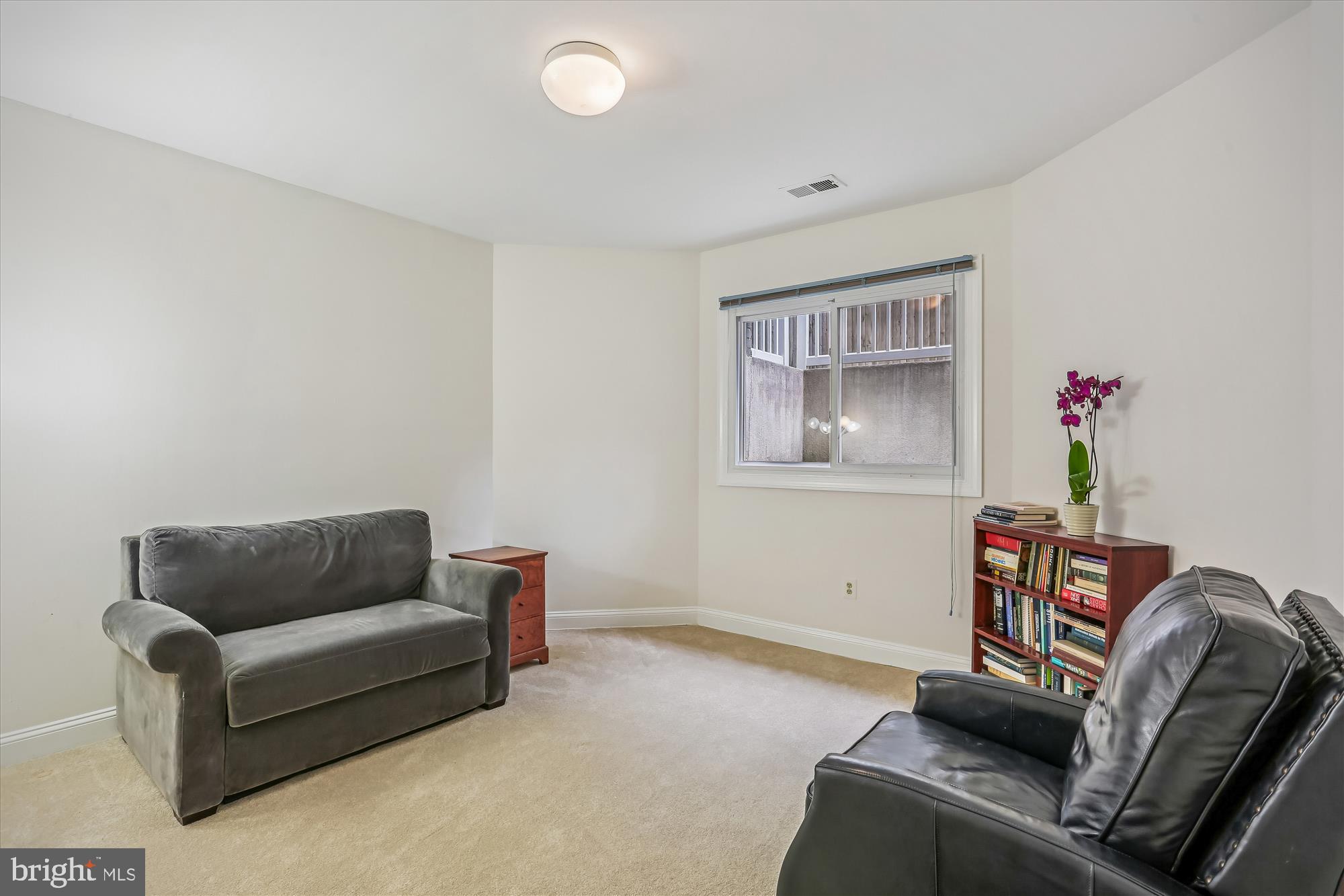 MARY KNOLLS - Residential