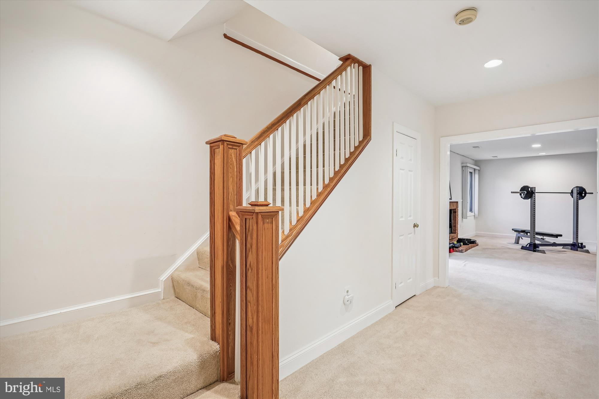 MARY KNOLLS - Residential