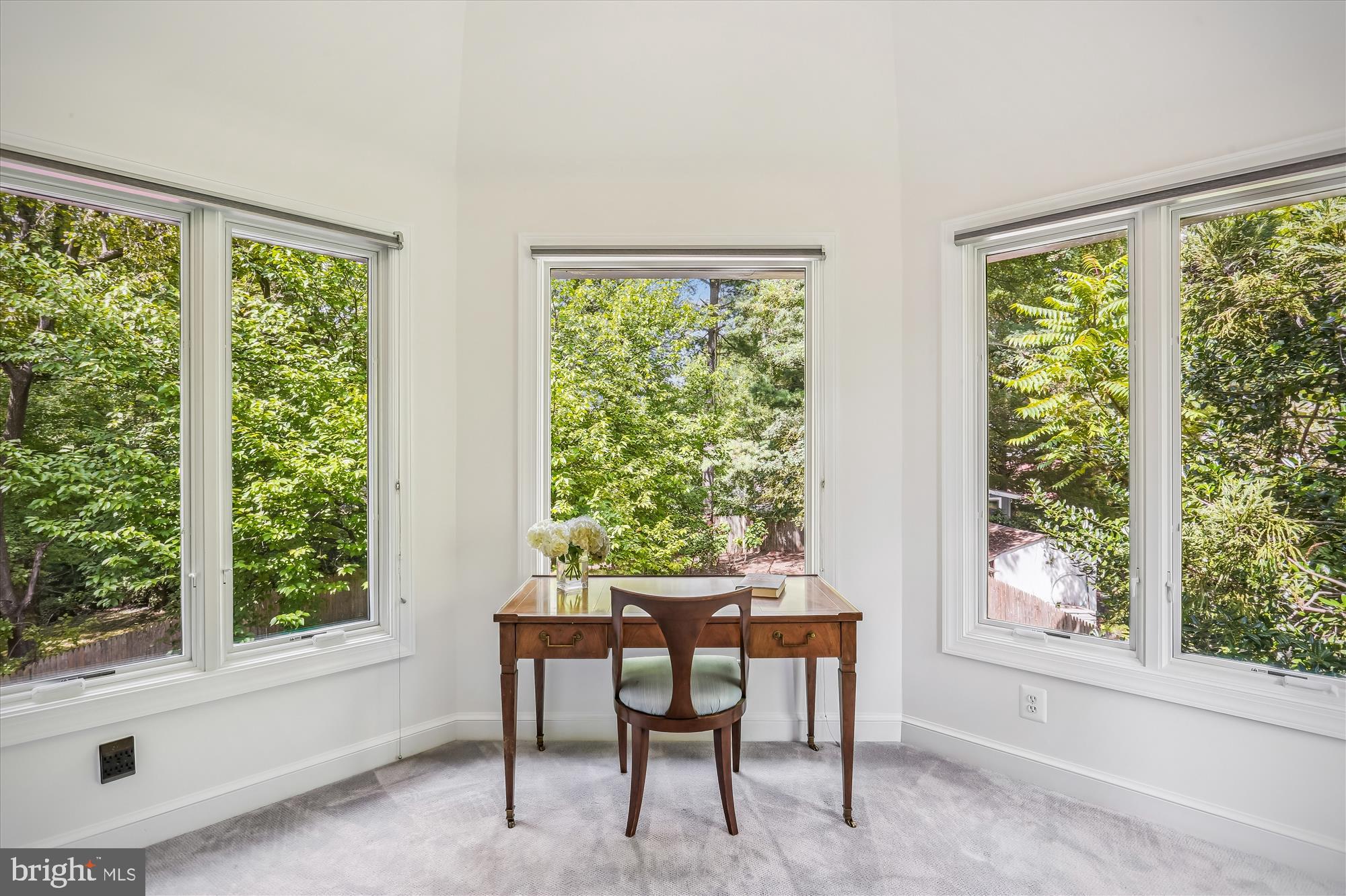 MARY KNOLLS - Residential