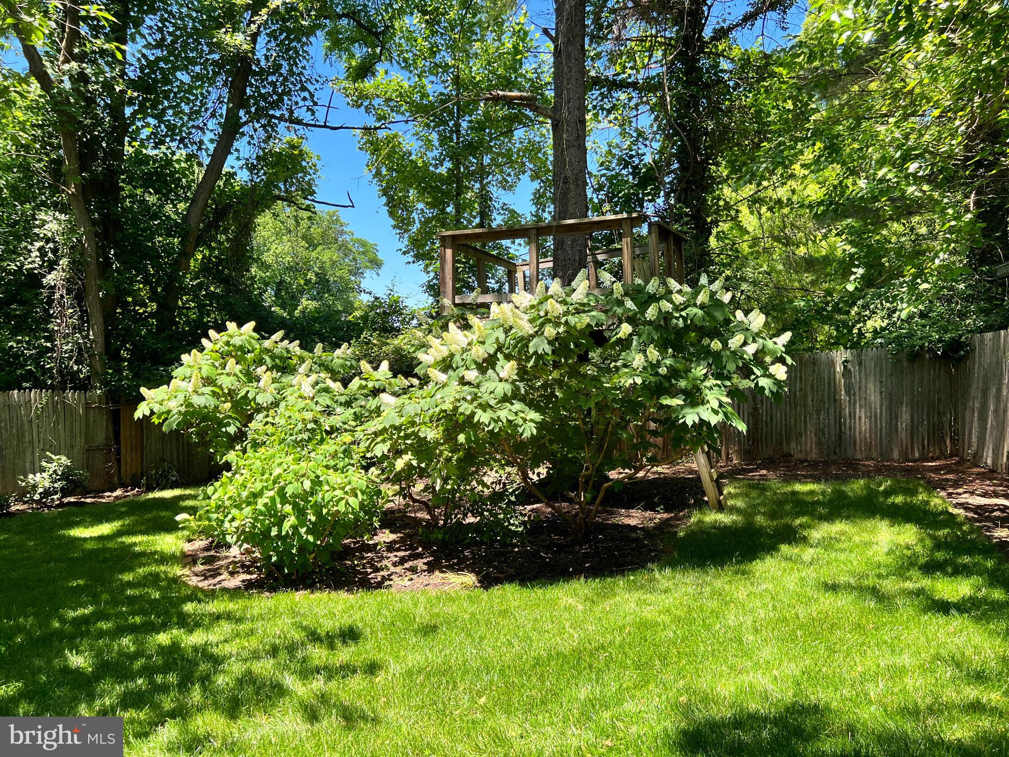 MARY KNOLLS - Residential