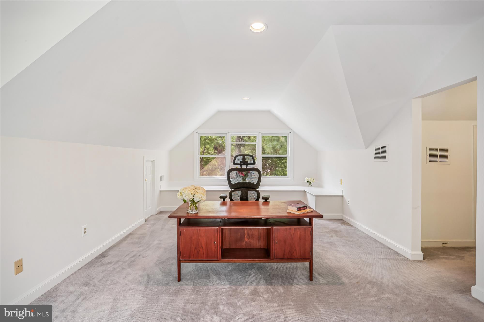 MARY KNOLLS - Residential