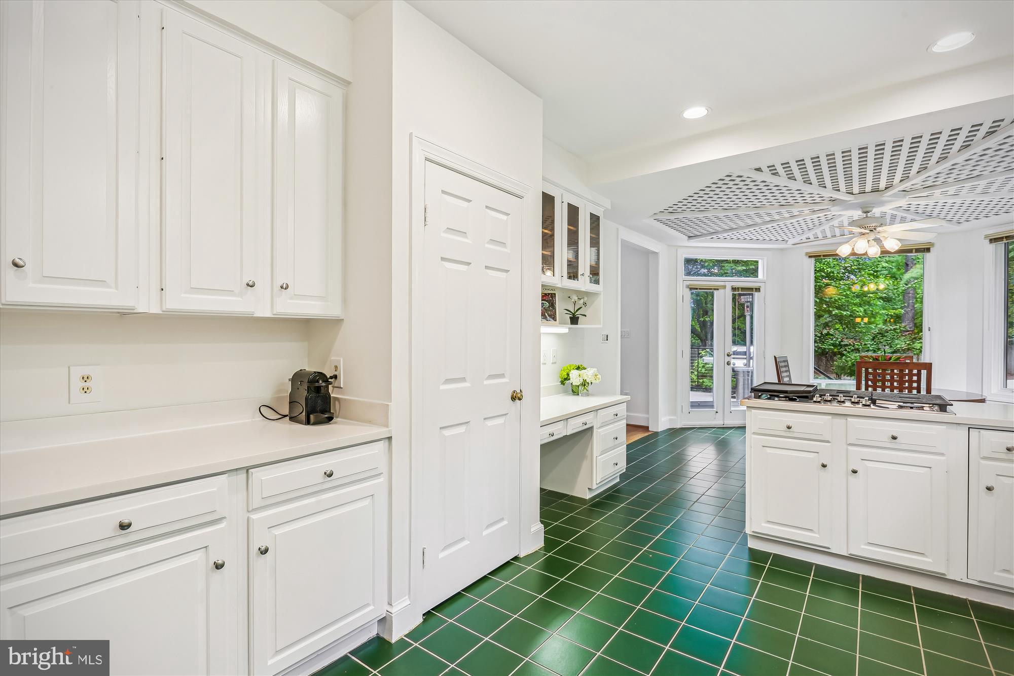 MARY KNOLLS - Residential