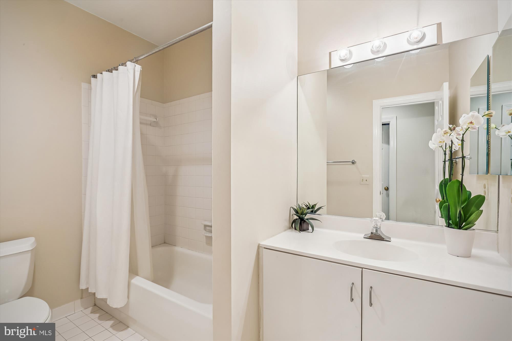 MARY KNOLLS - Residential