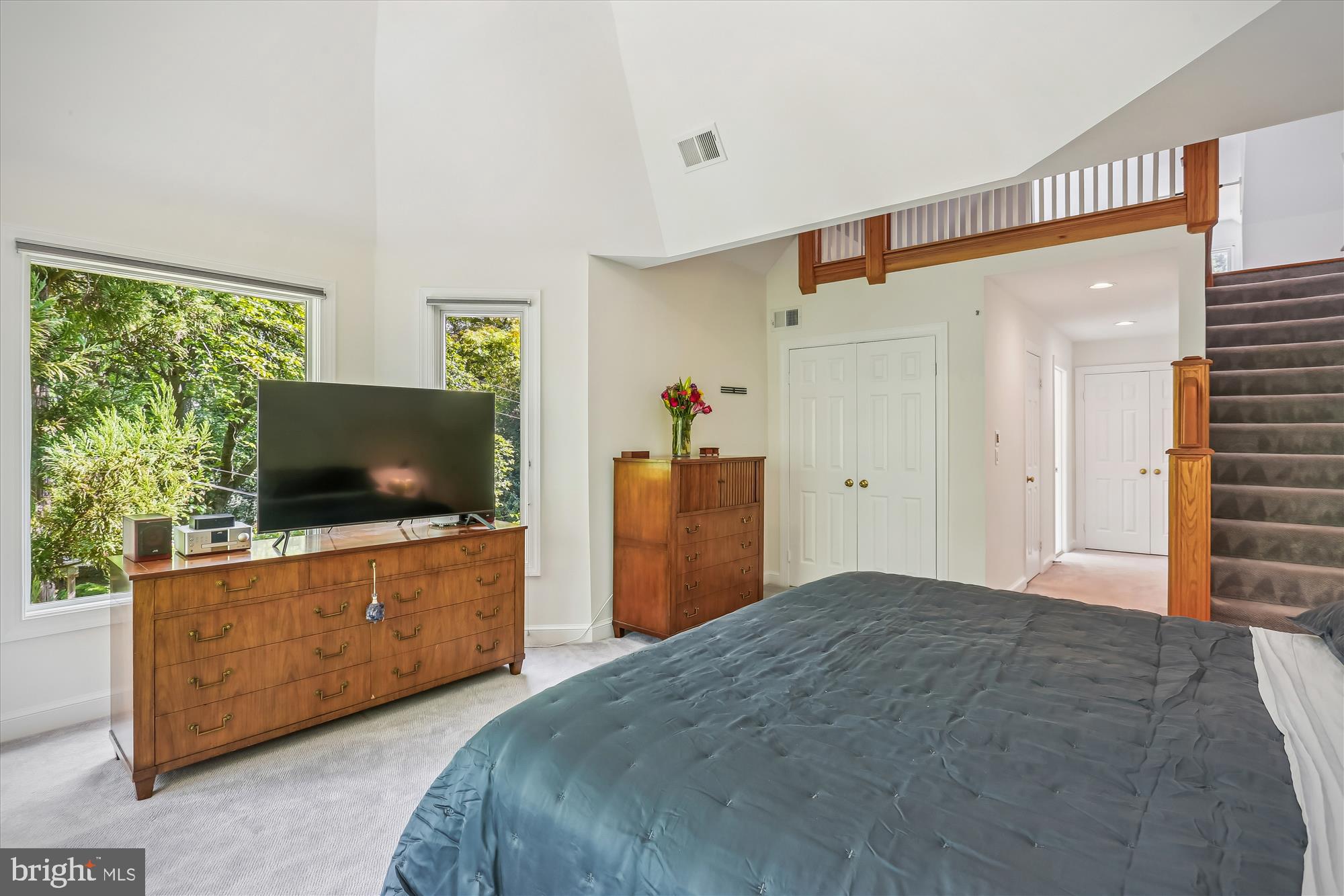 MARY KNOLLS - Residential