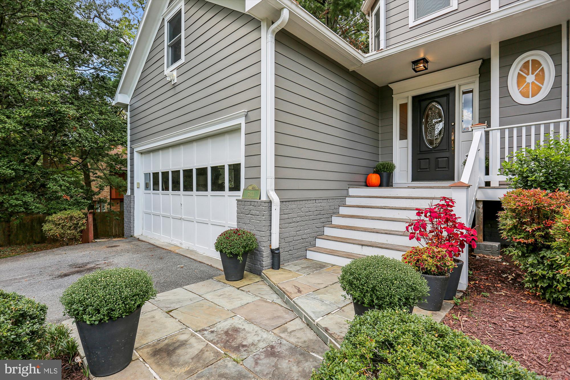 MARY KNOLLS - Residential