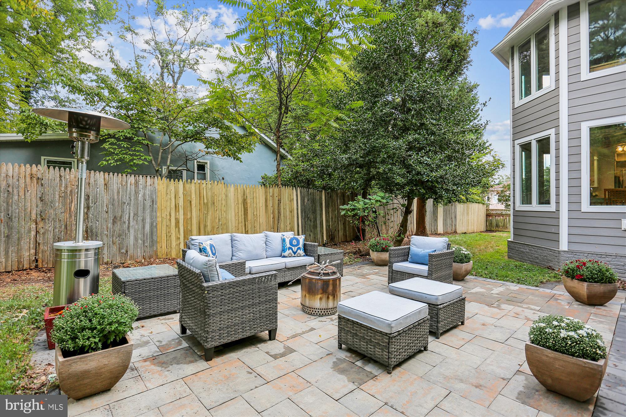 MARY KNOLLS - Residential