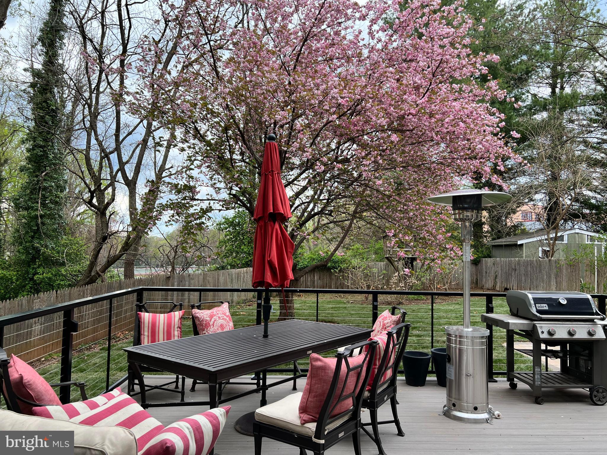 MARY KNOLLS - Residential